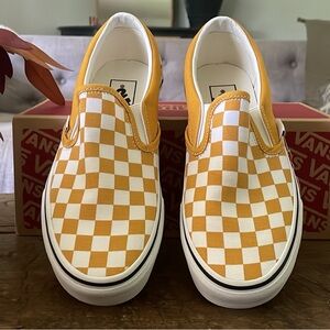 Checkered Vans sneakered NWT